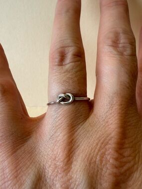Silver Simple Love Knot Minimalist Ring Appx. Size 7.
